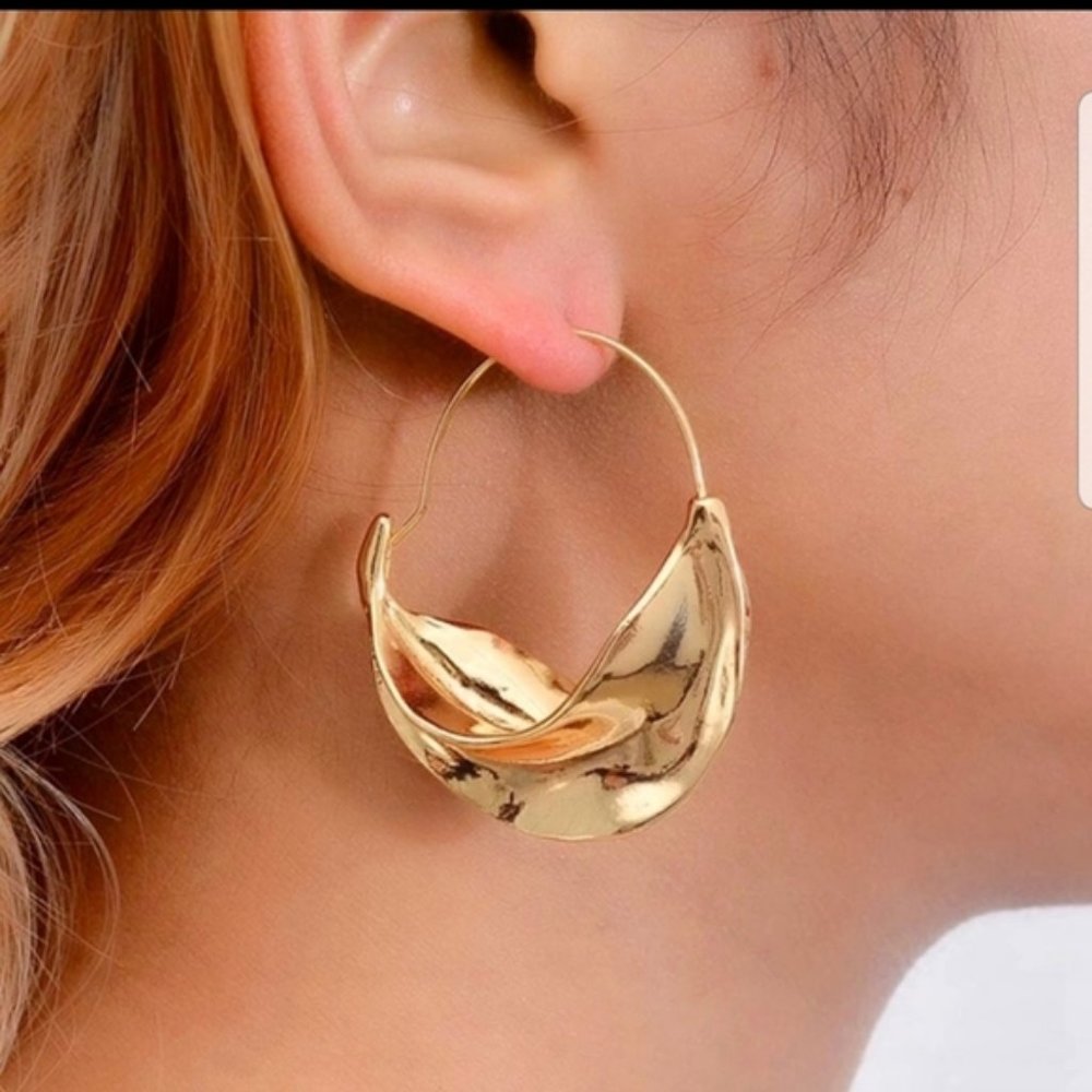 New! Anthro Golden Leaf Earrings - Picture 2 of 5